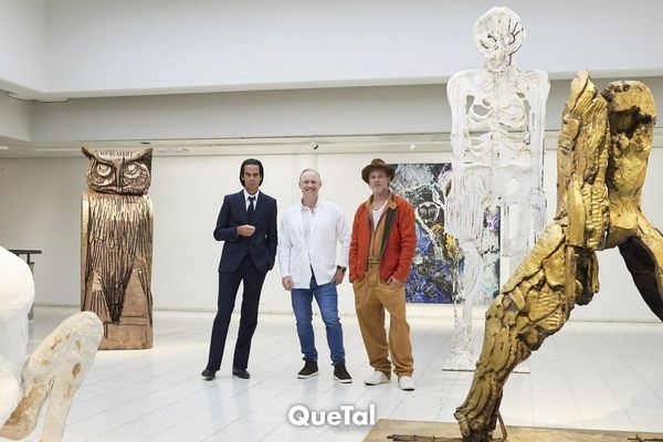 Brad Pitt debuta como escultor en una galería de arte finlandesa